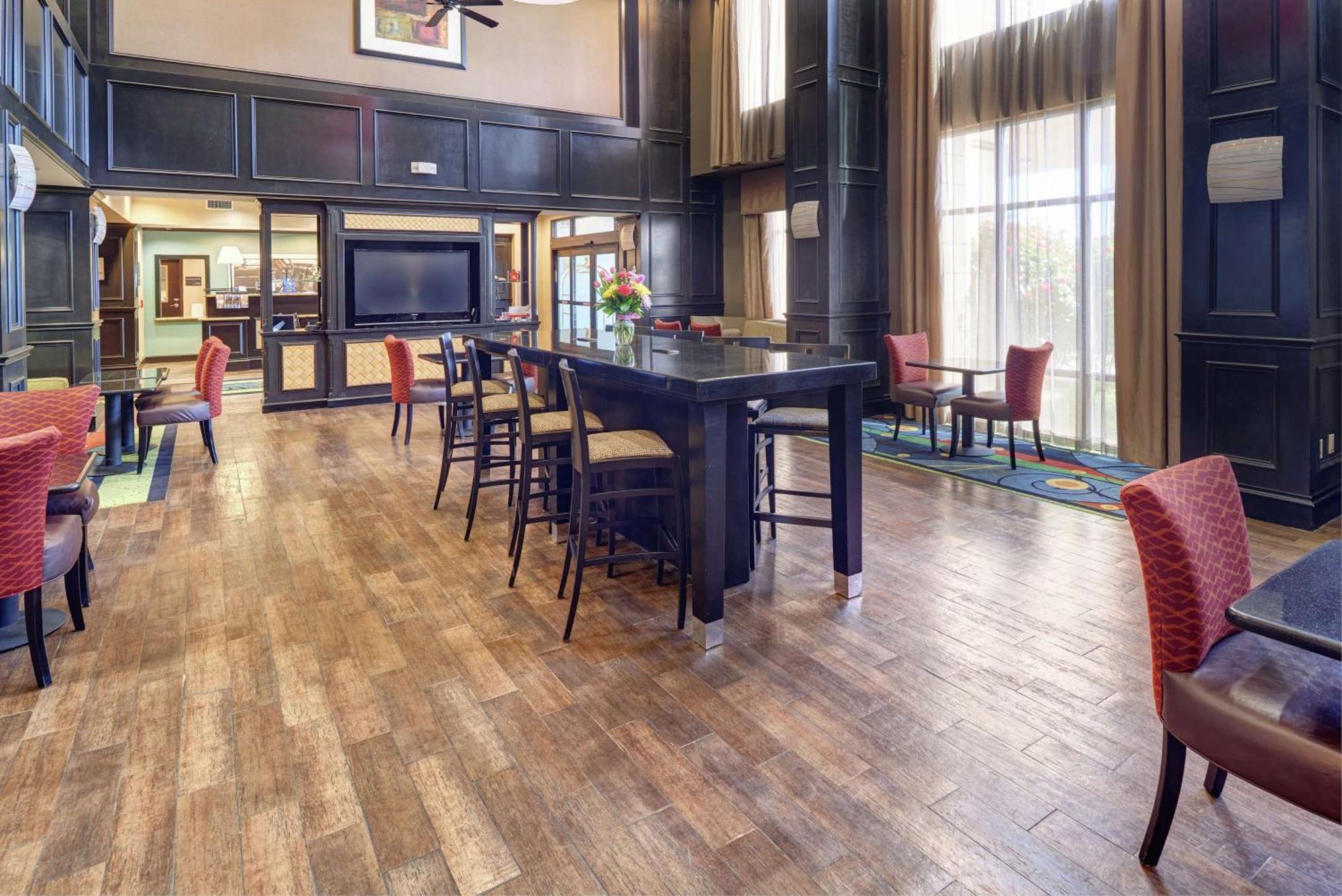 Hampton Inn & Suites Ντεκατούρ Εξωτερικό φωτογραφία